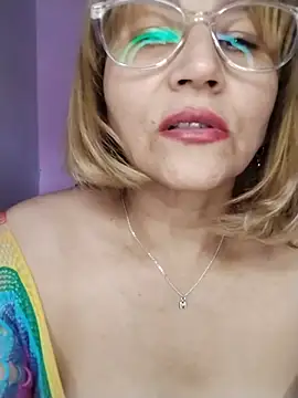 Snapshot of vitaminafranccesca chatting on May 13, 2026, 7:55 pm vitaminafranccesca online show from May 13, 2026, 7:55 pm