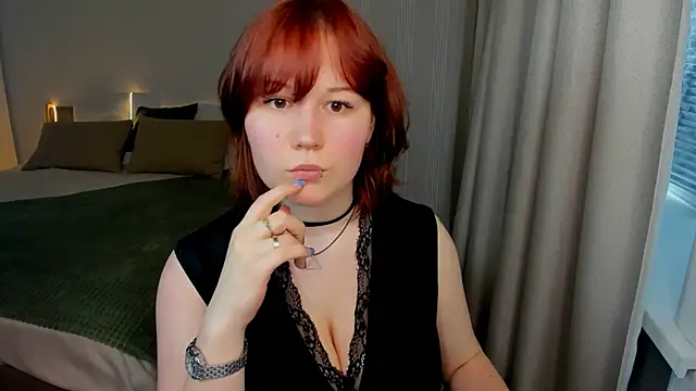MiaLacrice online show from May 29, 2026, 11:19 am