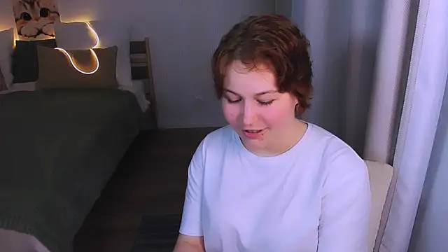 MiaLacrice online show from July 8, 2026, 4:28 am