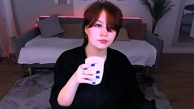 MiaLacrice online show from July 9, 2026, 7:51 pm