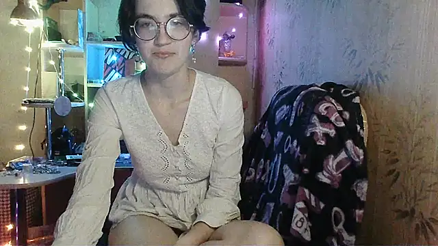 Snapshot of Alessa_Kiss chatting on May 17, 2026, 3:19 pm Alessa Kiss online show from May 17, 2026, 3:19 pm