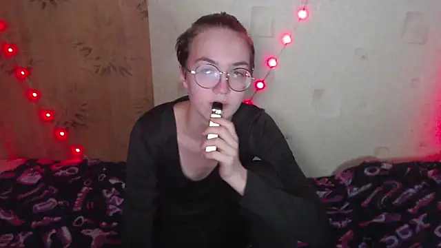 Snapshot of Alessa_Kiss chatting on May 31, 2026, 4:58 pm Alessa Kiss online show from May 31, 2026, 4:58 pm