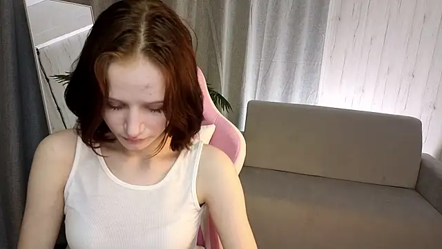 Snapshot of AliceJohansone chatting on May 18, 2026, 4:07 am AliceJohansone online show from May 18, 2026, 4:07 am