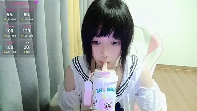 Ooo-Lola online show from May 18, 2026, 3:18 pm