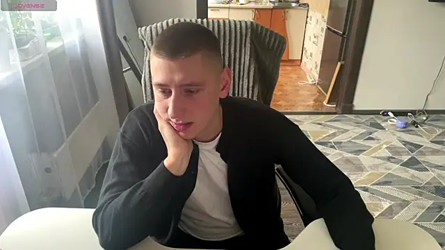 Snapshot of Keksik_ chatting on May 22, 2026, 3:35 am Keksik online show from May 22, 2026, 3:35 am