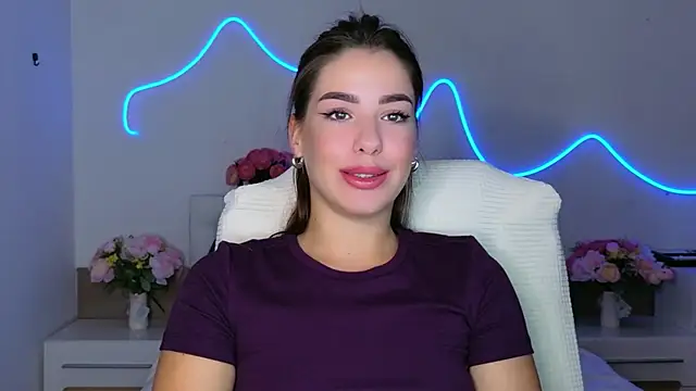 MaddiePerez online show from July 22, 2026, 6:32 pm