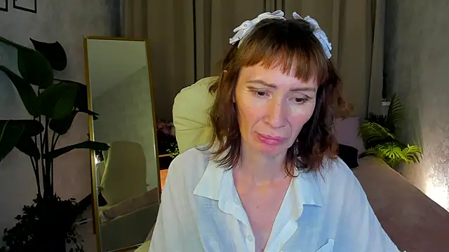 gracekellyyy online show from July 6, 2026, 3:03 pm