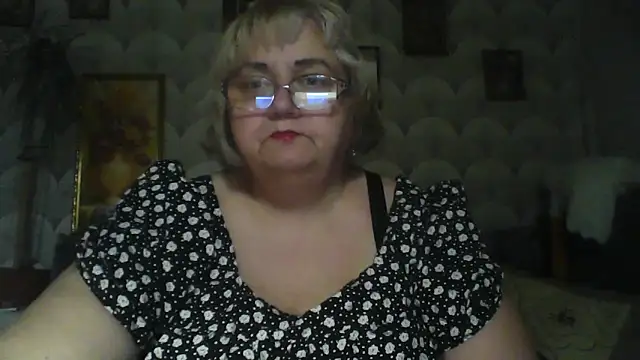 Snapshot of MarinaFarina53 chatting on June 8, 2026, 5:52 am MarinaFarina53 online show from June 8, 2026, 5:52 am