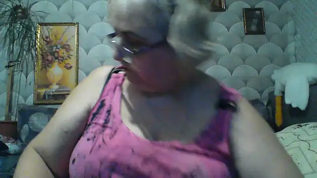 Snapshot of MarinaFarina53 chatting on June 17, 2026, 5:36 pm MarinaFarina53 online show from June 17, 2026, 5:36 pm