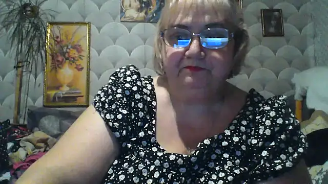 Snapshot of MarinaFarina53 chatting on June 19, 2026, 7:28 pm MarinaFarina53 online show from June 19, 2026, 7:28 pm
