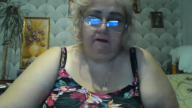 Snapshot of MarinaFarina53 chatting on June 23, 2026, 5:22 pm MarinaFarina53 online show from June 23, 2026, 5:22 pm