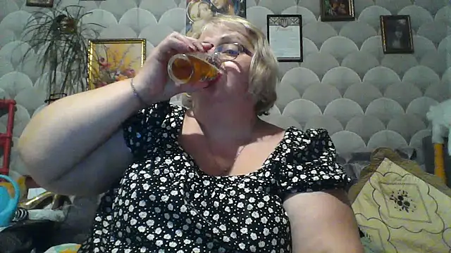 Snapshot of MarinaFarina53 chatting on June 26, 2026, 6:12 pm MarinaFarina53 online show from June 26, 2026, 6:12 pm