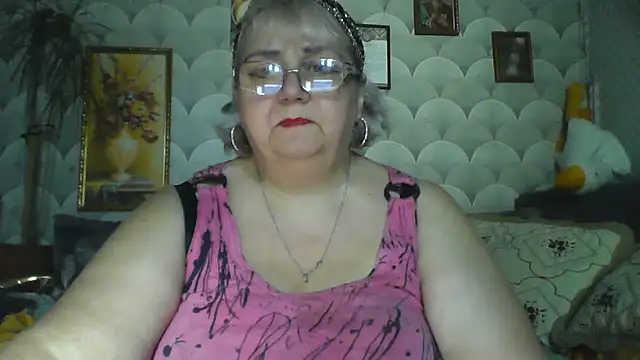 Snapshot of MarinaFarina53 chatting on July 12, 2026, 5:20 am MarinaFarina53 online show from July 12, 2026, 5:20 am
