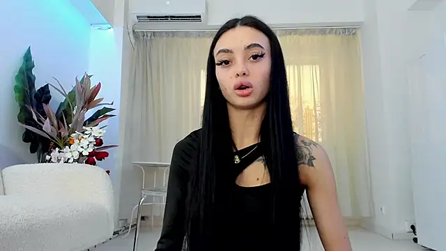 RachellRavee online show from May 31, 2026, 5:15 am