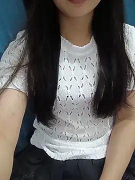 Snapshot of -Hena- chatting on May 12, 2026, 8:50 pm -Hena- online show from May 12, 2026, 8:50 pm