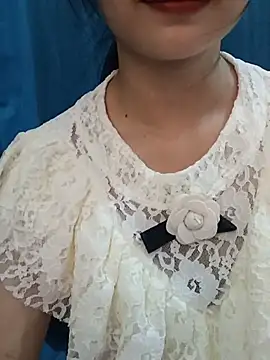 Snapshot of -Hena- chatting on May 15, 2026, 12:28 am -Hena- online show from May 15, 2026, 12:28 am