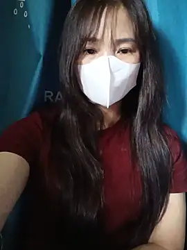 Snapshot of -Hena- chatting on May 18, 2026, 11:54 pm -Hena- online show from May 18, 2026, 11:54 pm