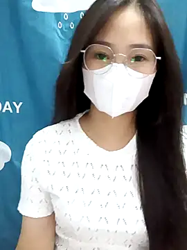 Snapshot of -Hena- chatting on May 24, 2026, 2:55 pm -Hena- online show from May 24, 2026, 2:55 pm