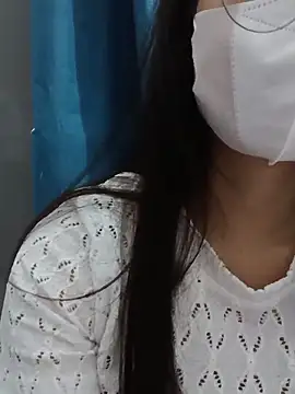 Snapshot of -Hena- chatting on May 26, 2026, 3:30 pm -Hena- online show from May 26, 2026, 3:30 pm