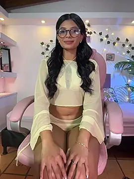 Snapshot of isabel_space chatting on May 11, 2026, 2:23 pm isabel space online show from May 11, 2026, 2:23 pm