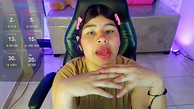 Snapshot of Mia_kittie_m chatting on May 27, 2026, 7:33 pm Mia kittie m online show from May 27, 2026, 7:33 pm