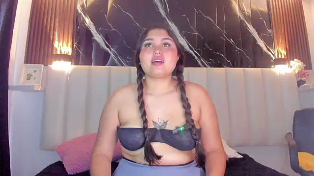 Snapshot of Cattleya_00 chatting on May 27, 2026, 6:27 pm Cattleya 00 online show from May 27, 2026, 6:27 pm