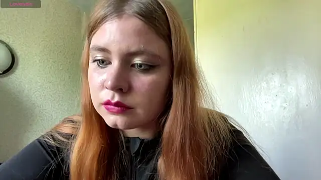 Violette Iguina online show from May 17, 2026, 10:44 am