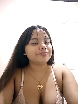 Daniela-Peruana online show from May 18, 2026, 5:13 am