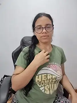 Snapshot of alanahot94 chatting on May 31, 2026, 1:36 am alanahot94 online show from May 31, 2026, 1:36 am