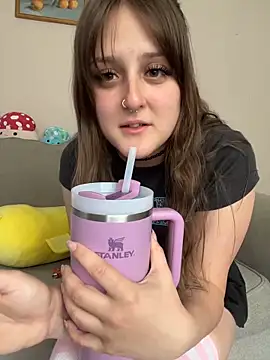 Snapshot of Hazel_Haze chatting on May 18, 2026, 1:28 pm Hazel Haze online show from May 18, 2026, 1:28 pm