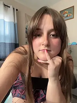 Snapshot of Hazel_Haze chatting on May 29, 2026, 11:03 pm Hazel Haze online show from May 29, 2026, 11:03 pm