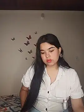 MiiaHott W online show from May 26, 2026, 2:57 pm