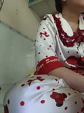 Forever model online show from May 11, 2026, 2:39 am