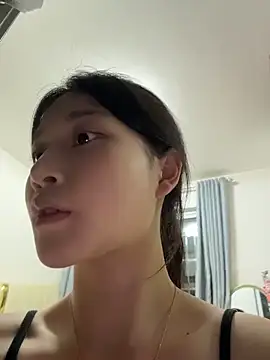 cuteluky18 online show from May 21, 2026, 12:23 pm