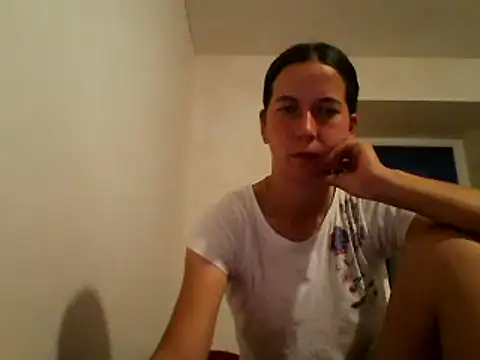 Snapshot of DanicaFey chatting on July 13, 2026, 6:33 pm DanicaFey online show from July 13, 2026, 6:33 pm