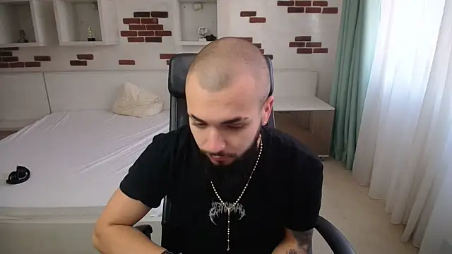 OscarWillss online show from May 29, 2026, 4:32 am