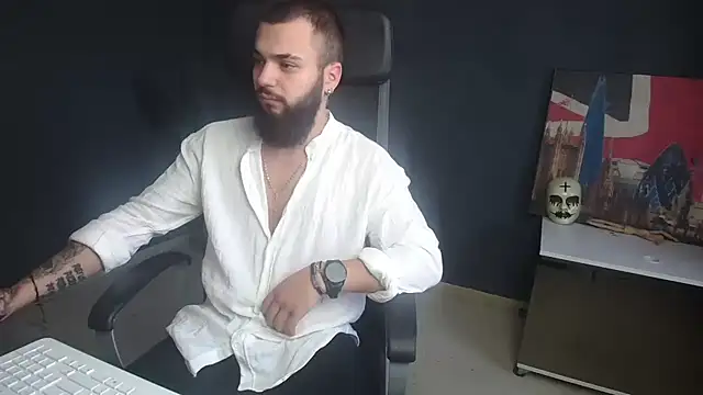 OscarWillss online show from July 9, 2026, 4:27 am