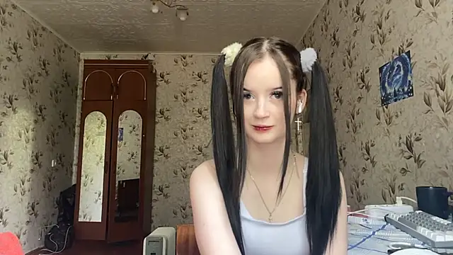Snapshot of MilanaLush chatting on May 14, 2026, 10:44 am MilanaLush online show from May 14, 2026, 10:44 am