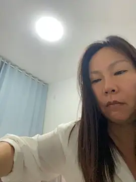 xiaoyun-10 online show from May 17, 2026, 1:18 pm