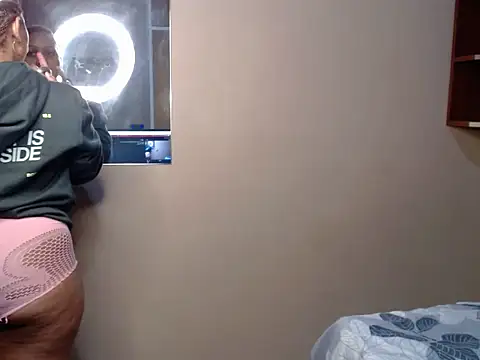 Snapshot of Thique_DollX chatting on June 20, 2026, 12:36 am Thique DollX online show from June 20, 2026, 12:36 am