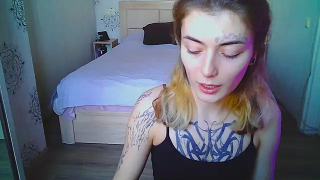 Snapshot of HarrisLola chatting on May 12, 2026, 1:08 pm HarrisLola online show from May 12, 2026, 1:08 pm