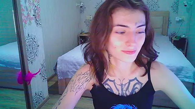 Snapshot of HarrisLola chatting on May 17, 2026, 3:52 pm HarrisLola online show from May 17, 2026, 3:52 pm