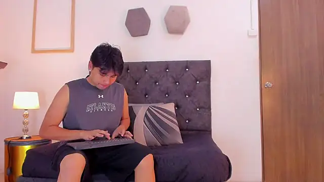  maximo 1 online show from July 6, 2026, 2:25 pm