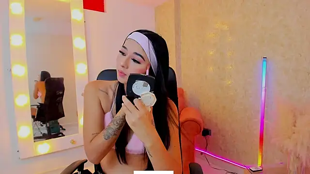 Snapshot of Littlee_Mia chatting on May 14, 2026, 11:39 am Littlee Mia online show from May 14, 2026, 11:39 am