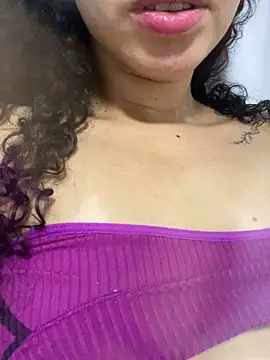 venuseyes25 online show from May 25, 2026, 12:16 am