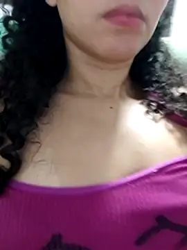 venuseyes25 online show from June 10, 2026, 5:28 am