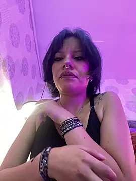 Snapshot of Levii_Tatoo chatting on May 28, 2026, 1:19 pm Levii Tatoo online show from May 28, 2026, 1:19 pm