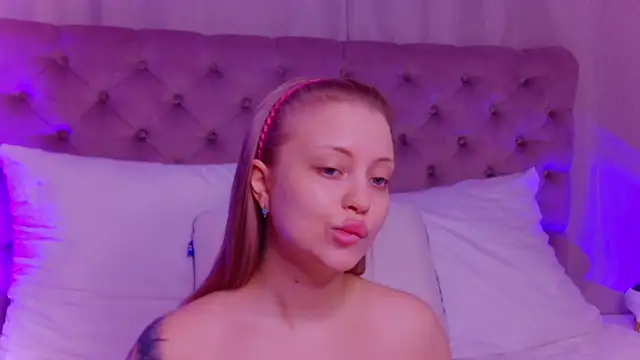 DorissHilton online show from May 21, 2026, 6:04 pm