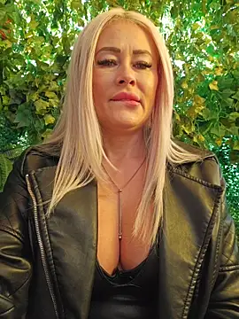 MILFBARBY online show from November 8, 2025, 8:14 am