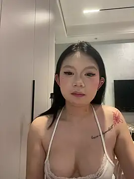 shuyuanli445 online show from May 23, 2026, 8:13 pm